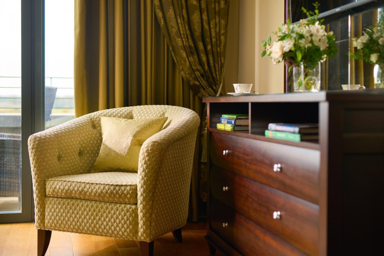 Castlemartyr Resort Hotel Exterior foto A modern bedroom