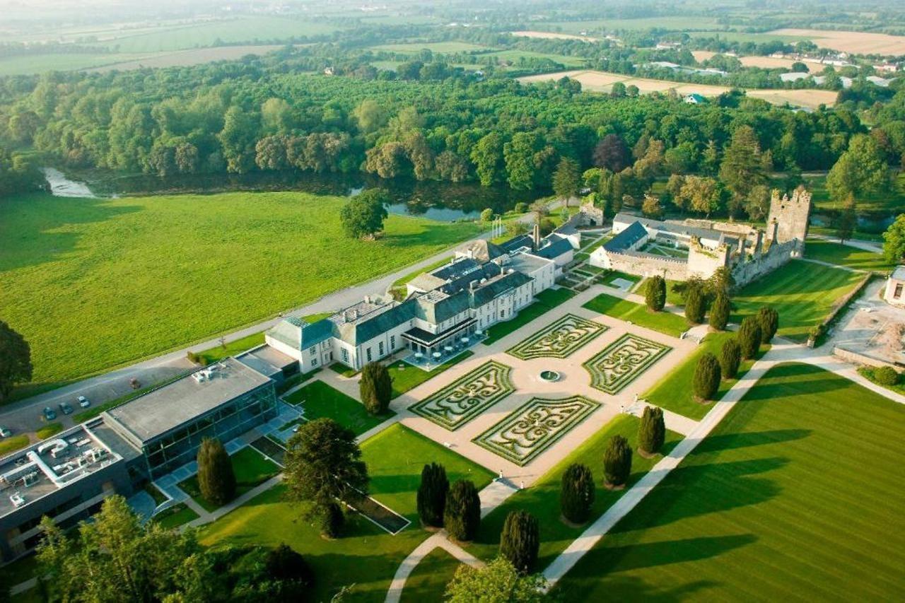 Castlemartyr Resort Hotel Exterior foto Aerial view of the Château de Chaumont