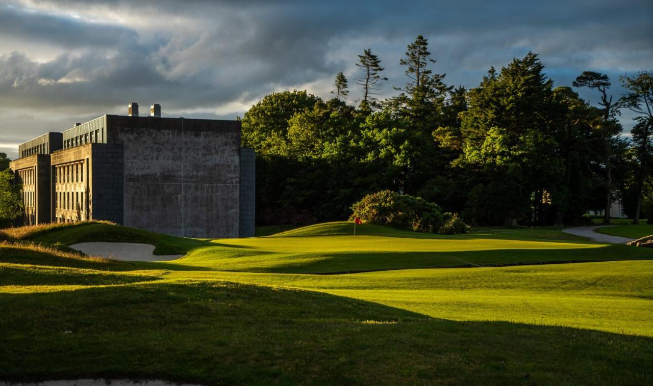 Castlemartyr Resort Hotel Exterior foto The 18th green