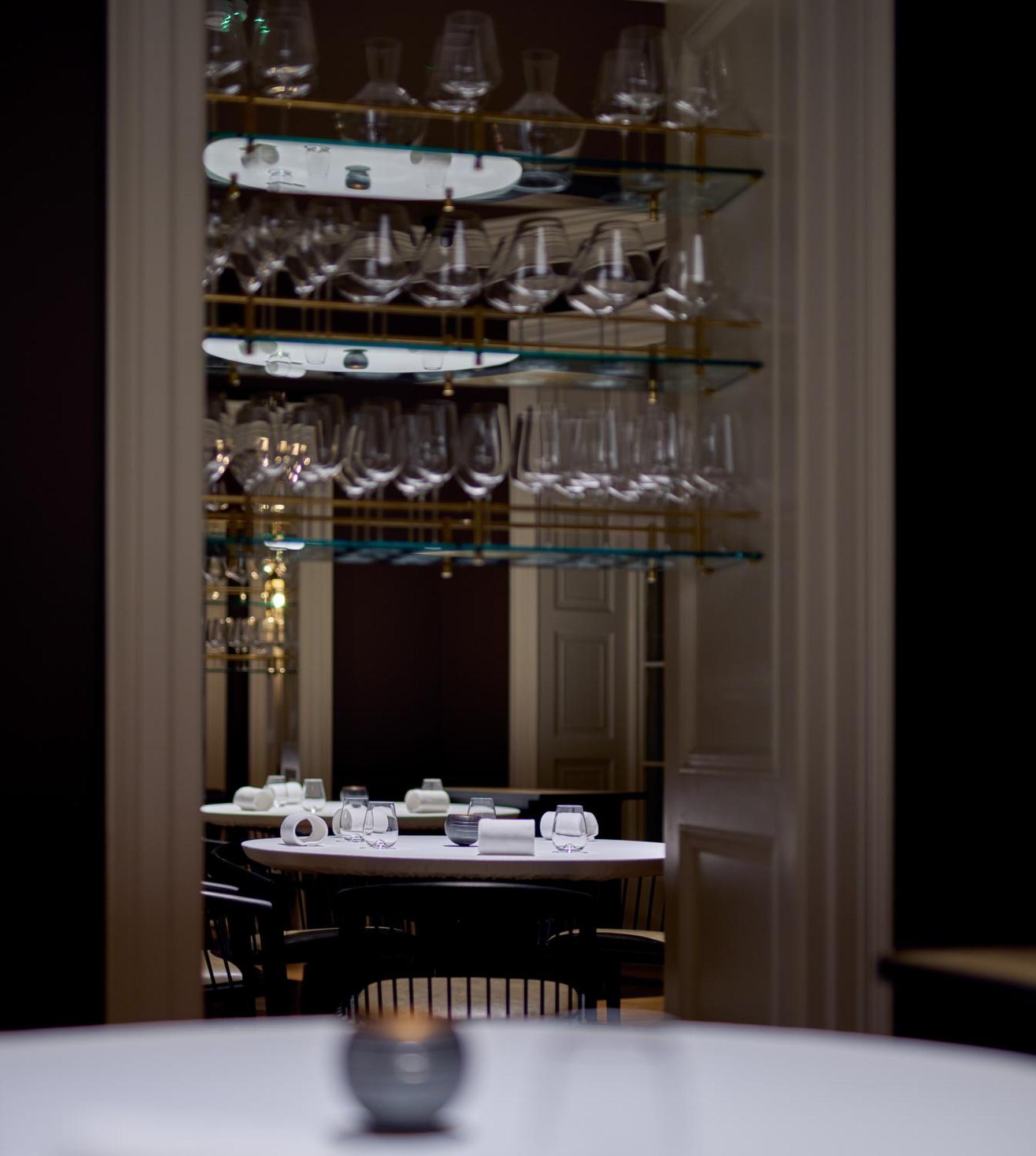 Castlemartyr Resort Hotel Exterior foto A wine rack